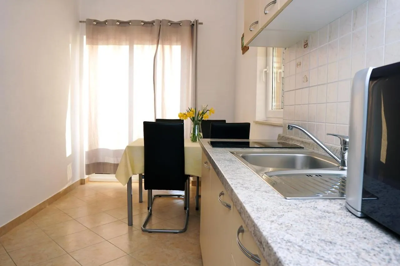 Cvita Apartments Trogir Kroatien