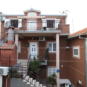 Jure Apartman